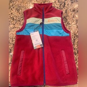 Cotopaxi Teca Fleece Vest in Raspberry Fields